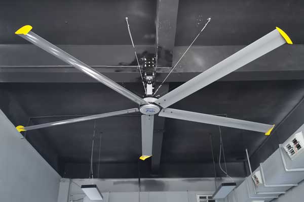 高大空間的倉儲物流為什么要使用工業(yè)大吊扇？