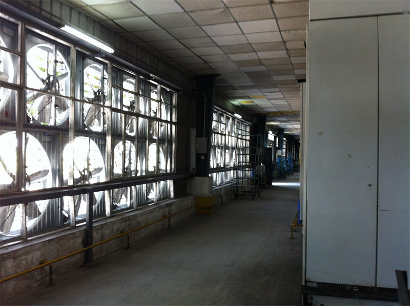 負(fù)壓風(fēng)機(jī)水簾安裝需要密閉的車(chē)間環(huán)境