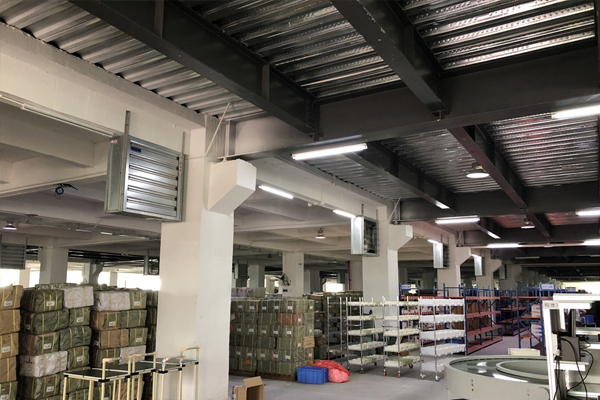 廠房車間大面積面積快速降溫使用什么設(shè)備？