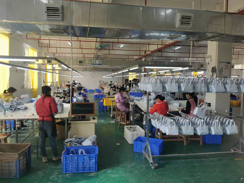 怎么用環(huán)?？照{(diào)幫助服裝生產(chǎn)廠房車間去通風降溫？